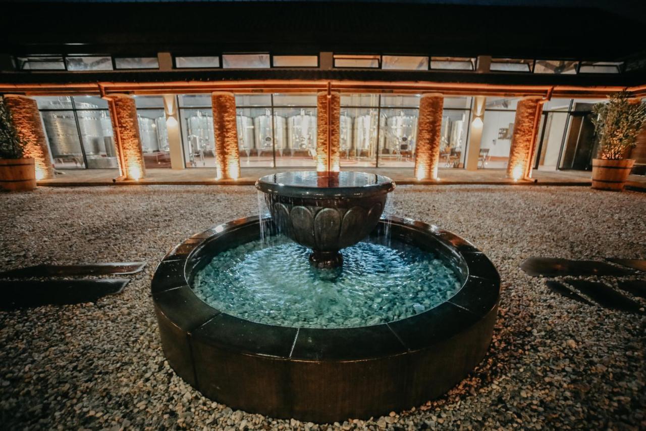 Chateau Mosmieri Hotel & Winery Telavi Exteriör bild